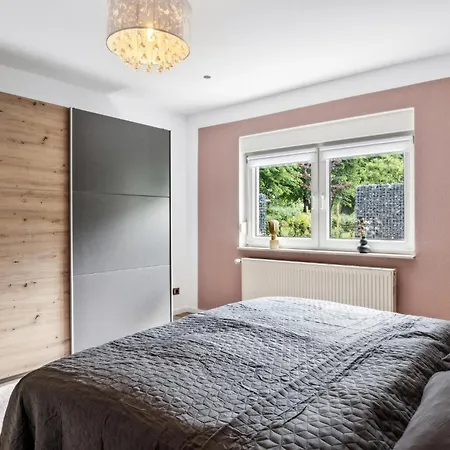 2 Bedroom In Apartment *