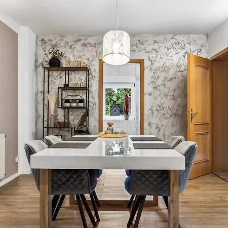 2 Bedroom In *